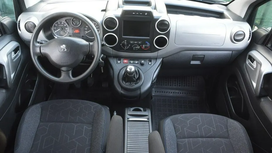 PEUGEOT Partner -