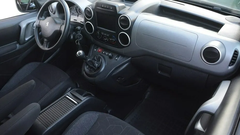 PEUGEOT Partner -