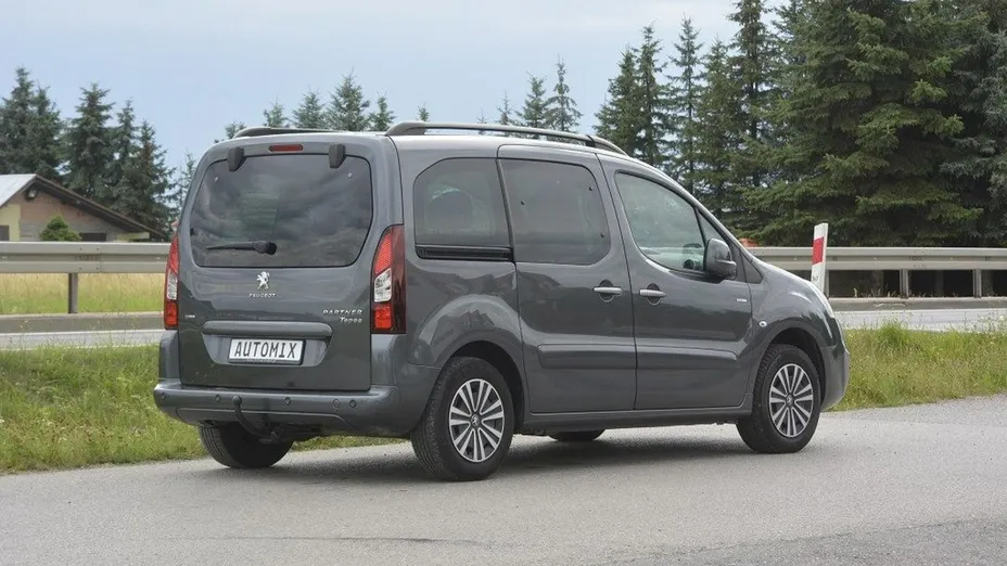 PEUGEOT Partner -