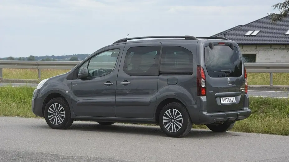 PEUGEOT Partner -