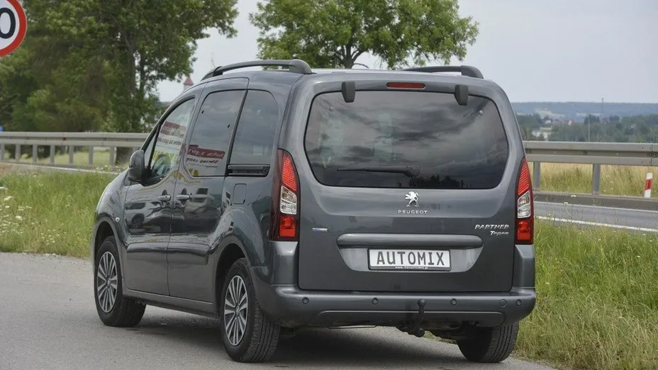 PEUGEOT Partner -