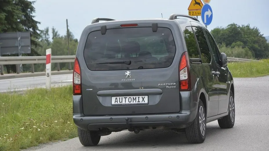 PEUGEOT Partner -