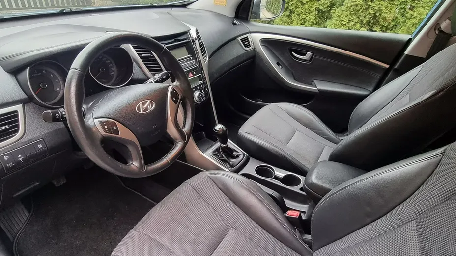 HYUNDAI i30 -