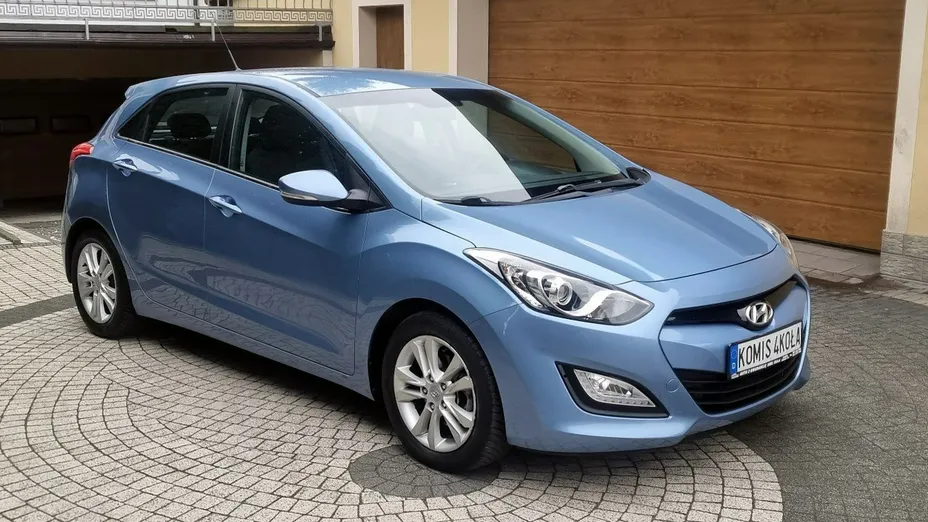 HYUNDAI i30 -