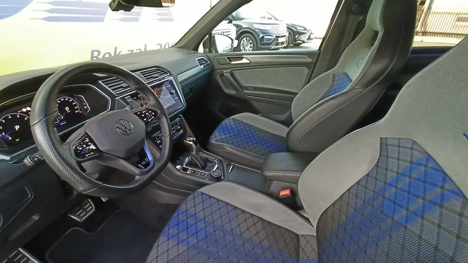 VOLKSWAGEN Tiguan -