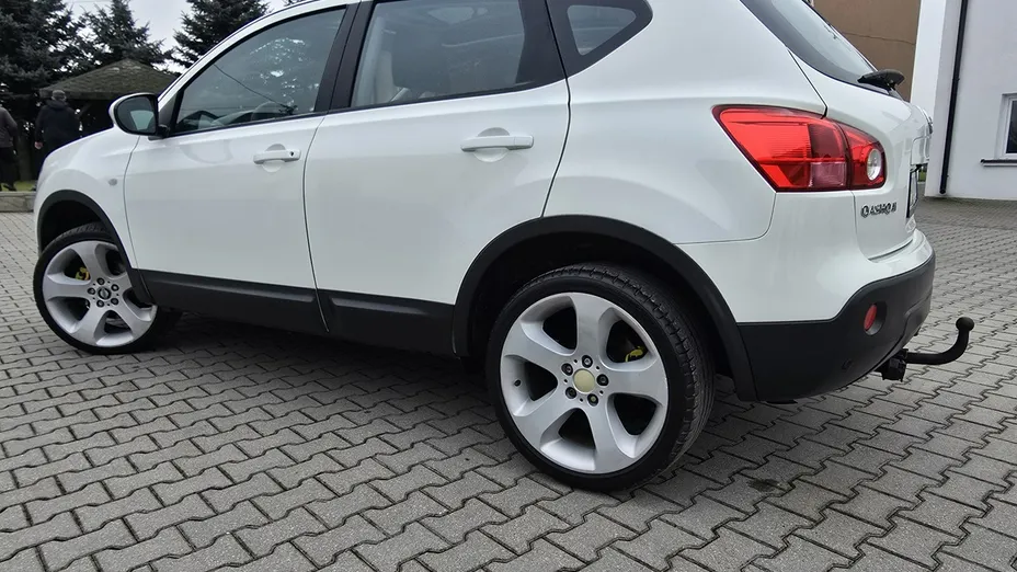 NISSAN Qashqai -