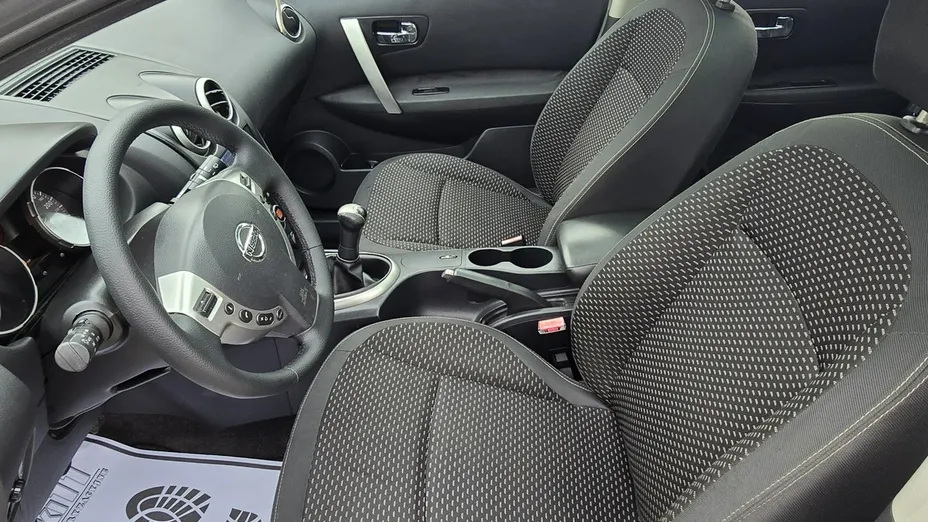 NISSAN Qashqai -