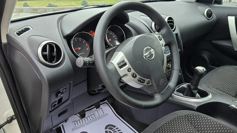 NISSAN Qashqai -