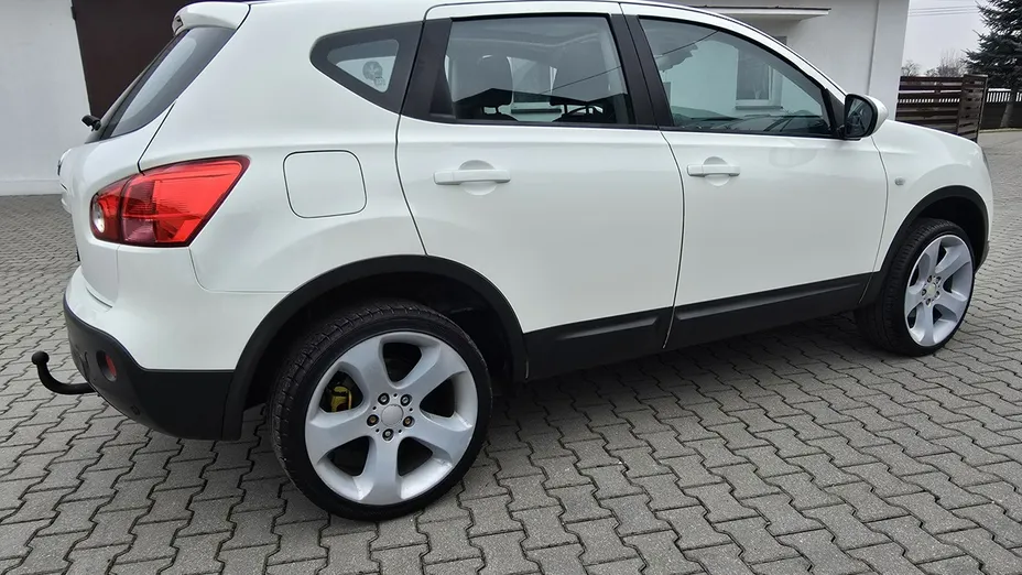 NISSAN Qashqai -