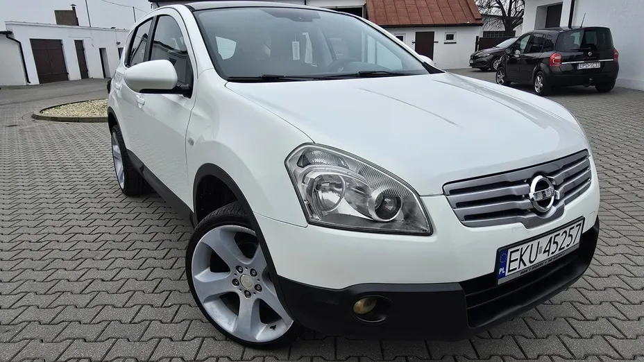NISSAN Qashqai -