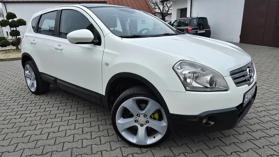 NISSAN Qashqai -