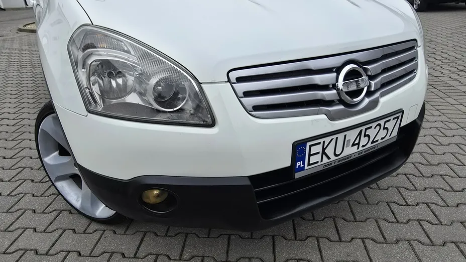 NISSAN Qashqai -