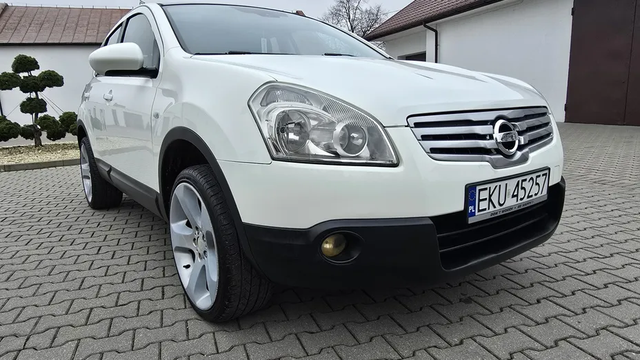 NISSAN Qashqai -