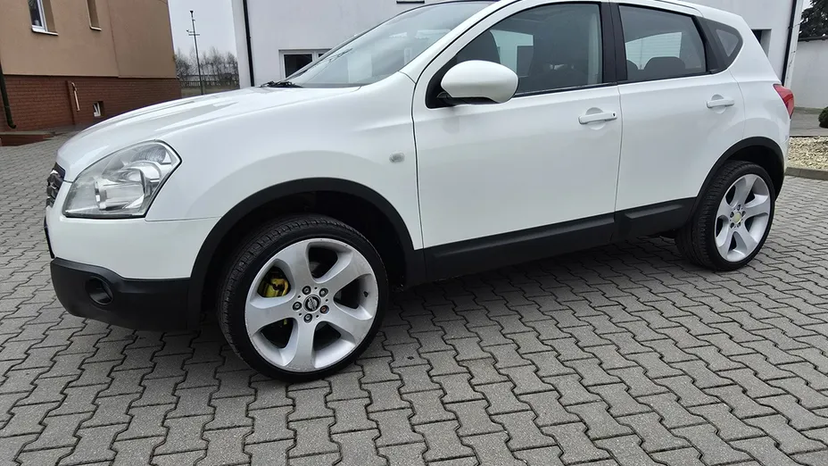 NISSAN Qashqai -