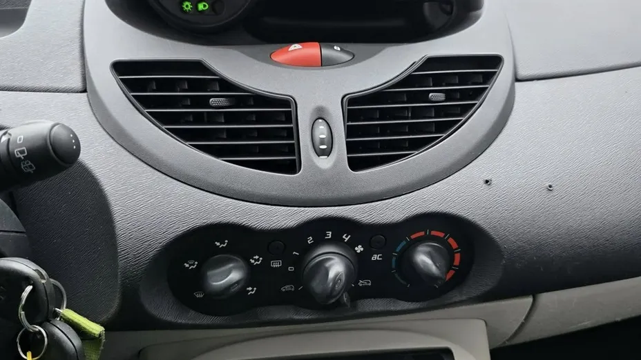 RENAULT Twingo -