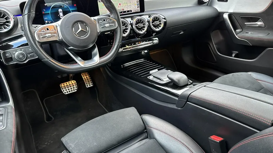MERCEDES-BENZ CLA -