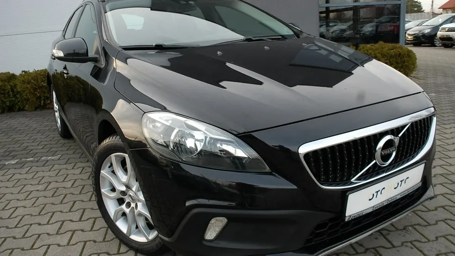 VOLVO V40 Cross Country -