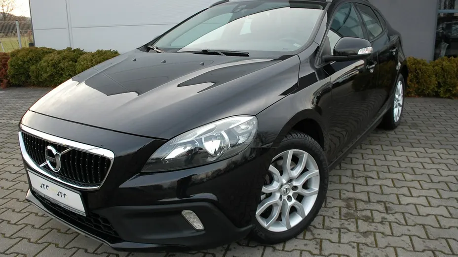VOLVO V40 Cross Country -