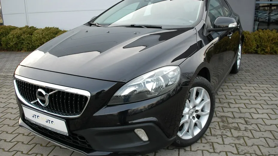 VOLVO V40 Cross Country -