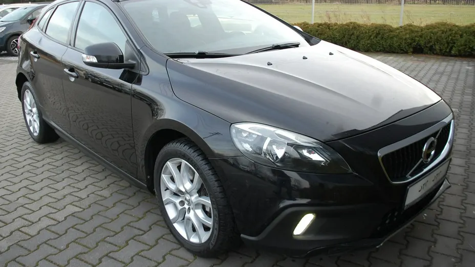VOLVO V40 Cross Country -