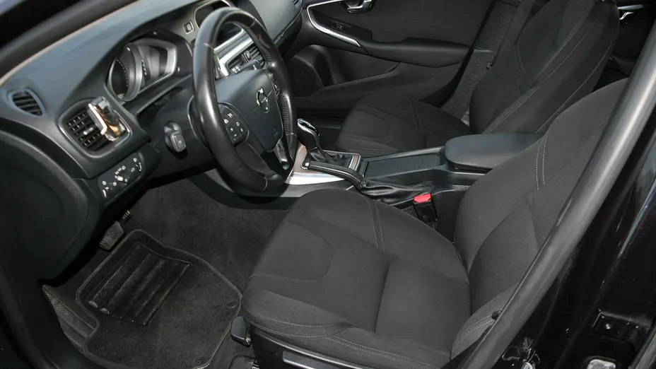 VOLVO V40 Cross Country -