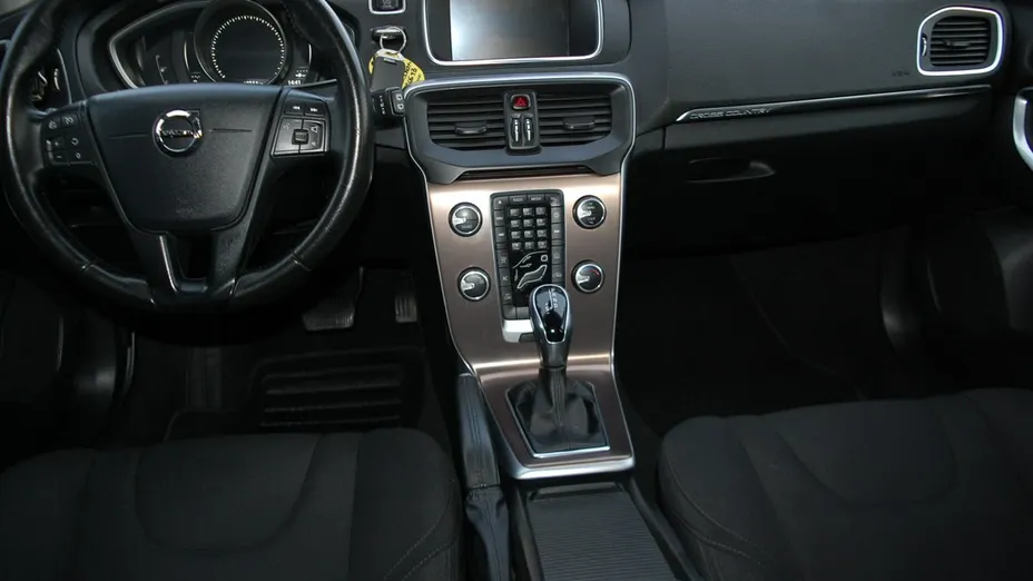 VOLVO V40 Cross Country -