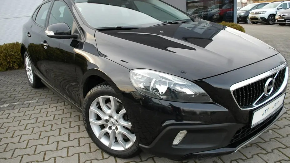 VOLVO V40 Cross Country -