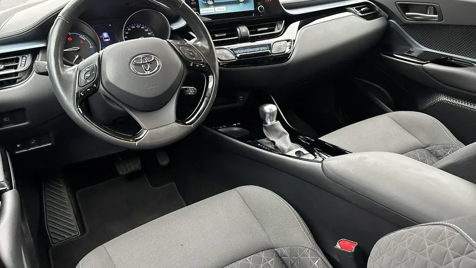 TOYOTA C-HR -