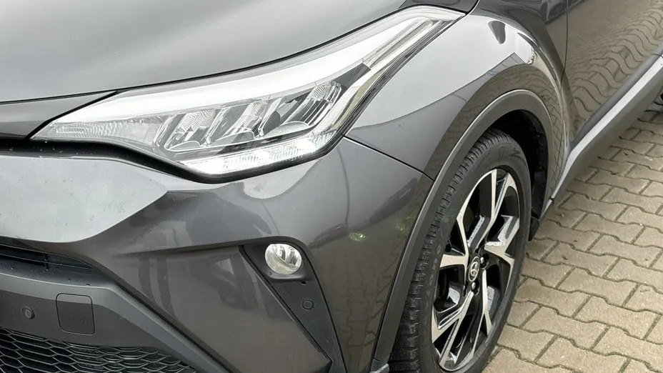 TOYOTA C-HR -