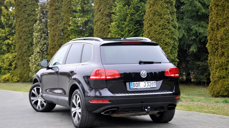 VOLKSWAGEN Touareg -