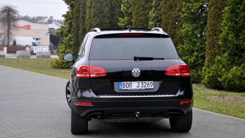 VOLKSWAGEN Touareg -