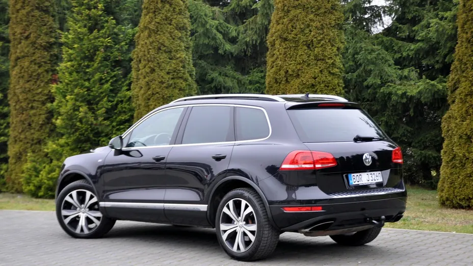 VOLKSWAGEN Touareg -