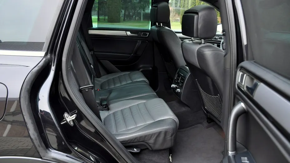 VOLKSWAGEN Touareg -