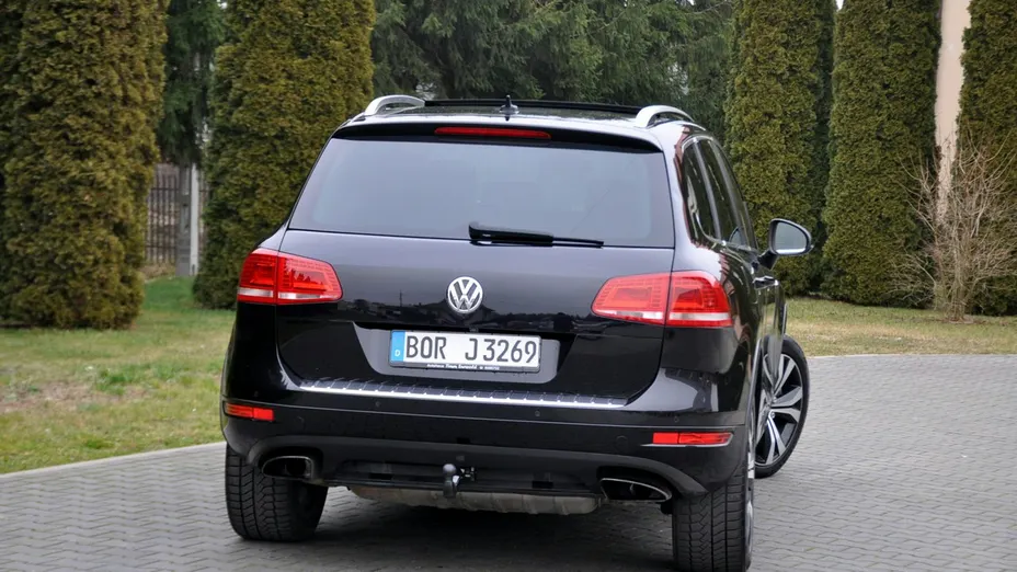 VOLKSWAGEN Touareg -