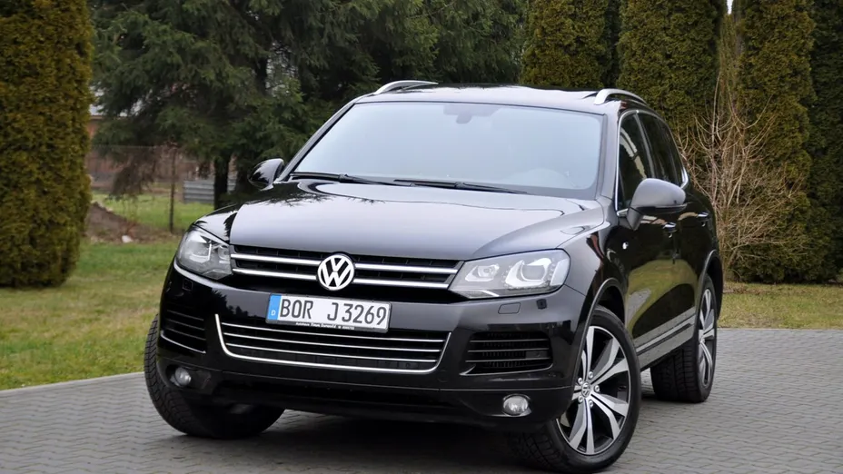 VOLKSWAGEN Touareg -