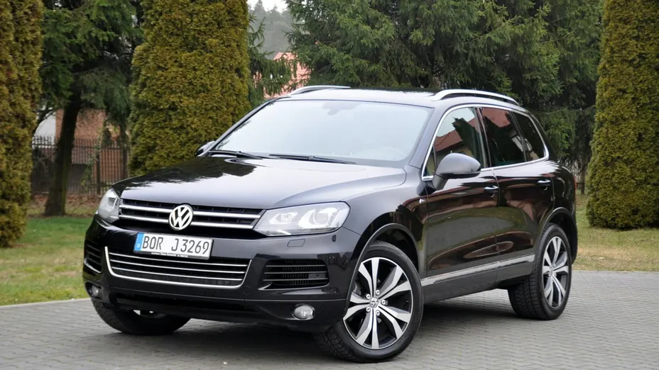 VOLKSWAGEN Touareg -