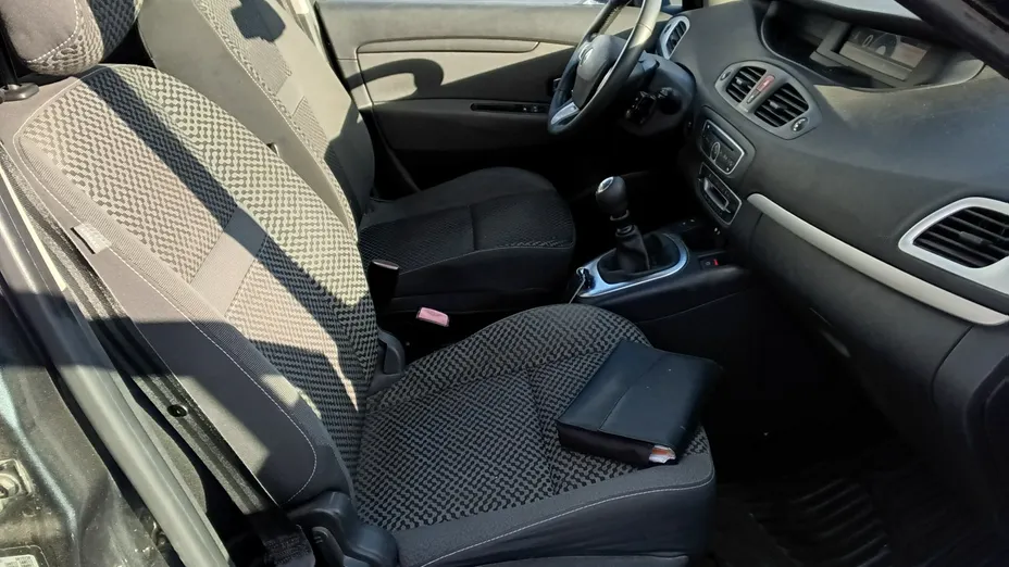 RENAULT Scenic -
