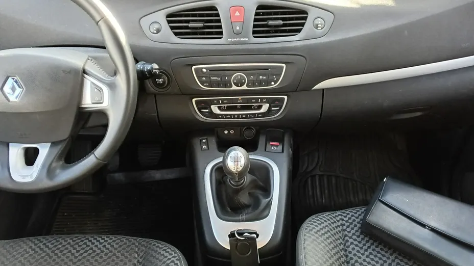RENAULT Scenic -