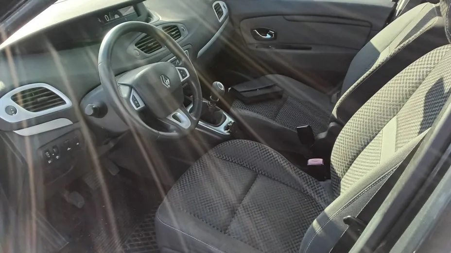 RENAULT Scenic -