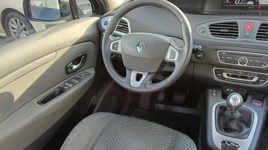 RENAULT Scenic -