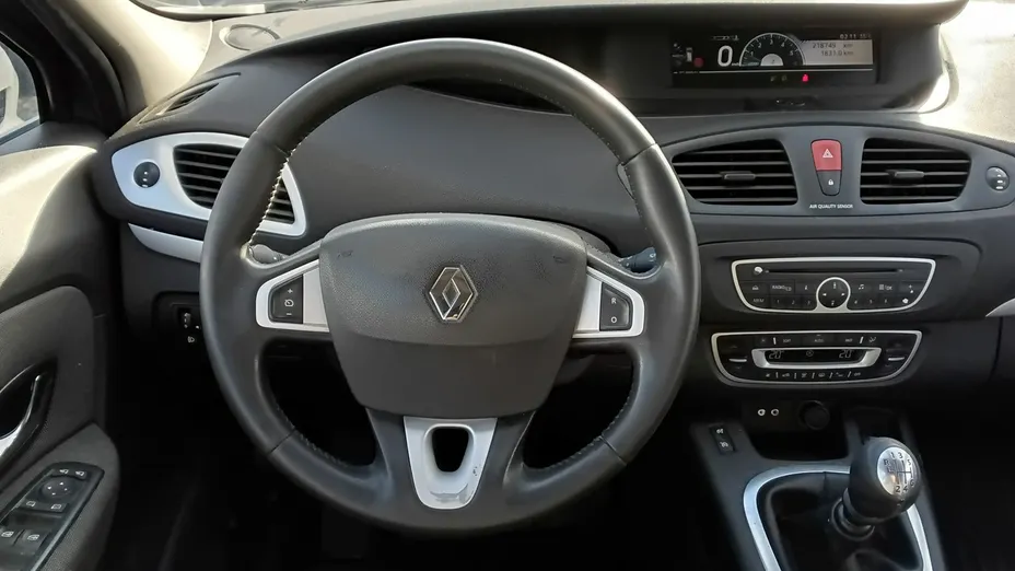 RENAULT Scenic -