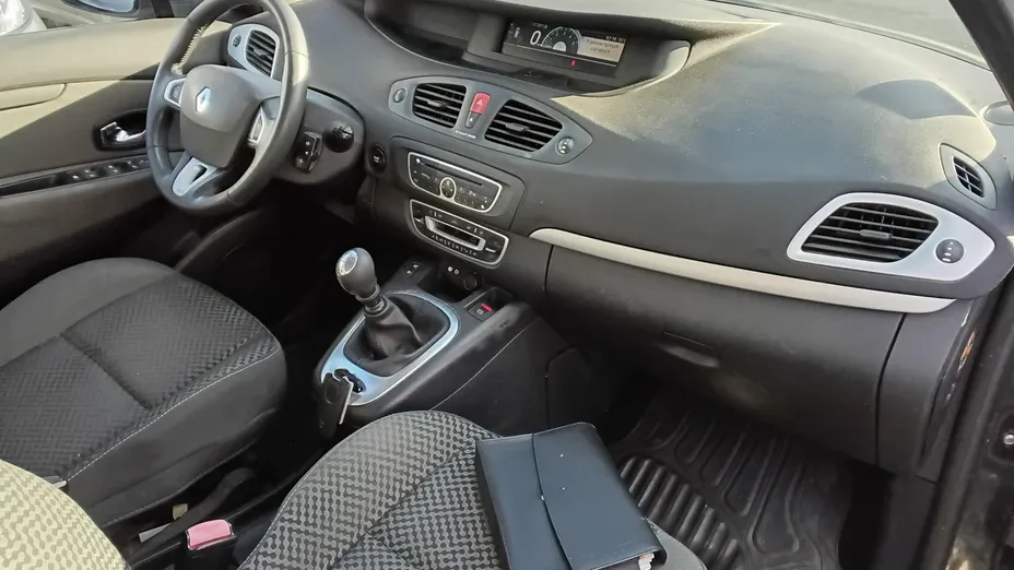 RENAULT Scenic -