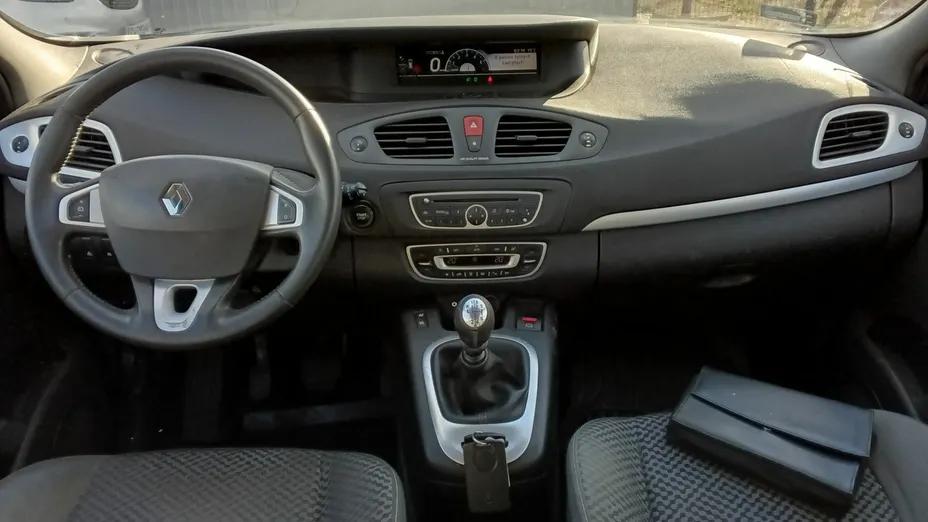 RENAULT Scenic -