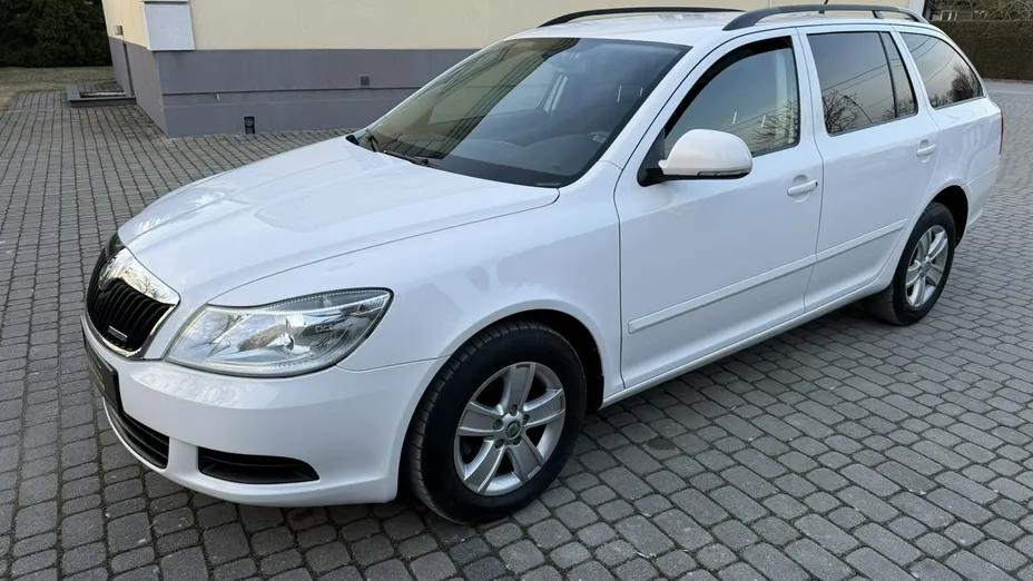 SKODA Octavia -
