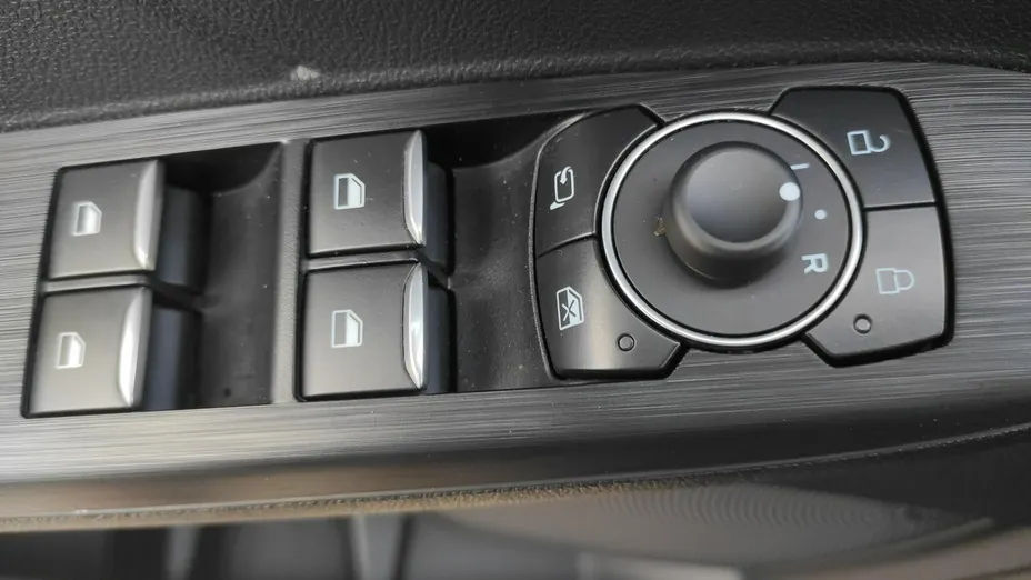 FORD Kuga -