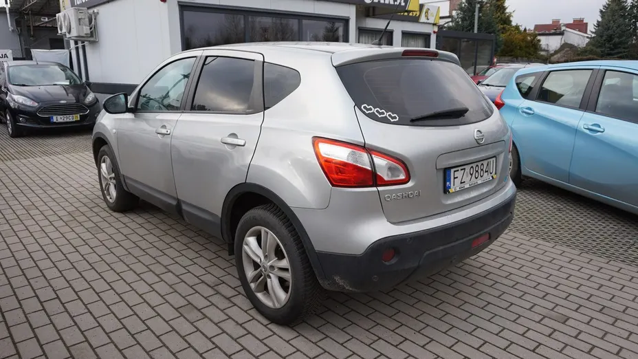 NISSAN Qashqai -