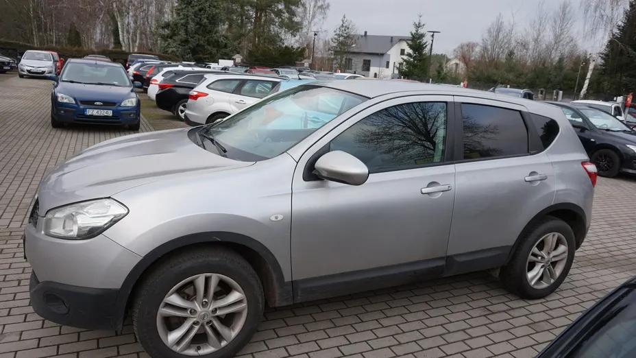 NISSAN Qashqai -