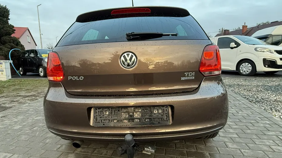 VOLKSWAGEN Polo -