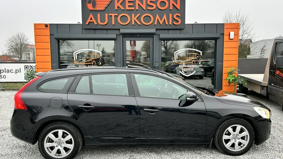 VOLVO V60 -