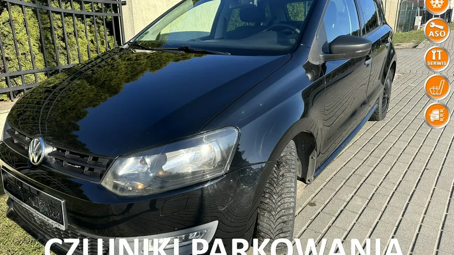 VOLKSWAGEN Polo -